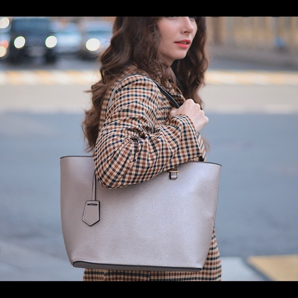 Meet your Posher, Ashley. - Picture 2 of 2